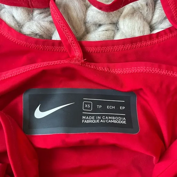 Nike athletic top - Picture 2 of 2